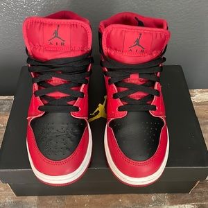 Jordan 1 mid reverse bred 2021